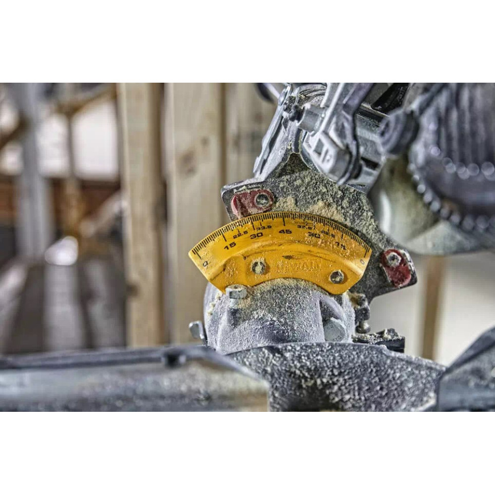 Пила торцювальна акумуляторна DeWalt з АКБ та ЗП DCS727T2