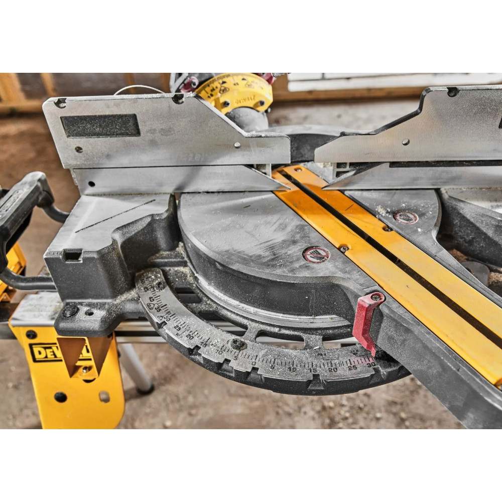 Пила торцовочная аккумуляторная DeWalt с АКБ и ЗУ DCS781X2
