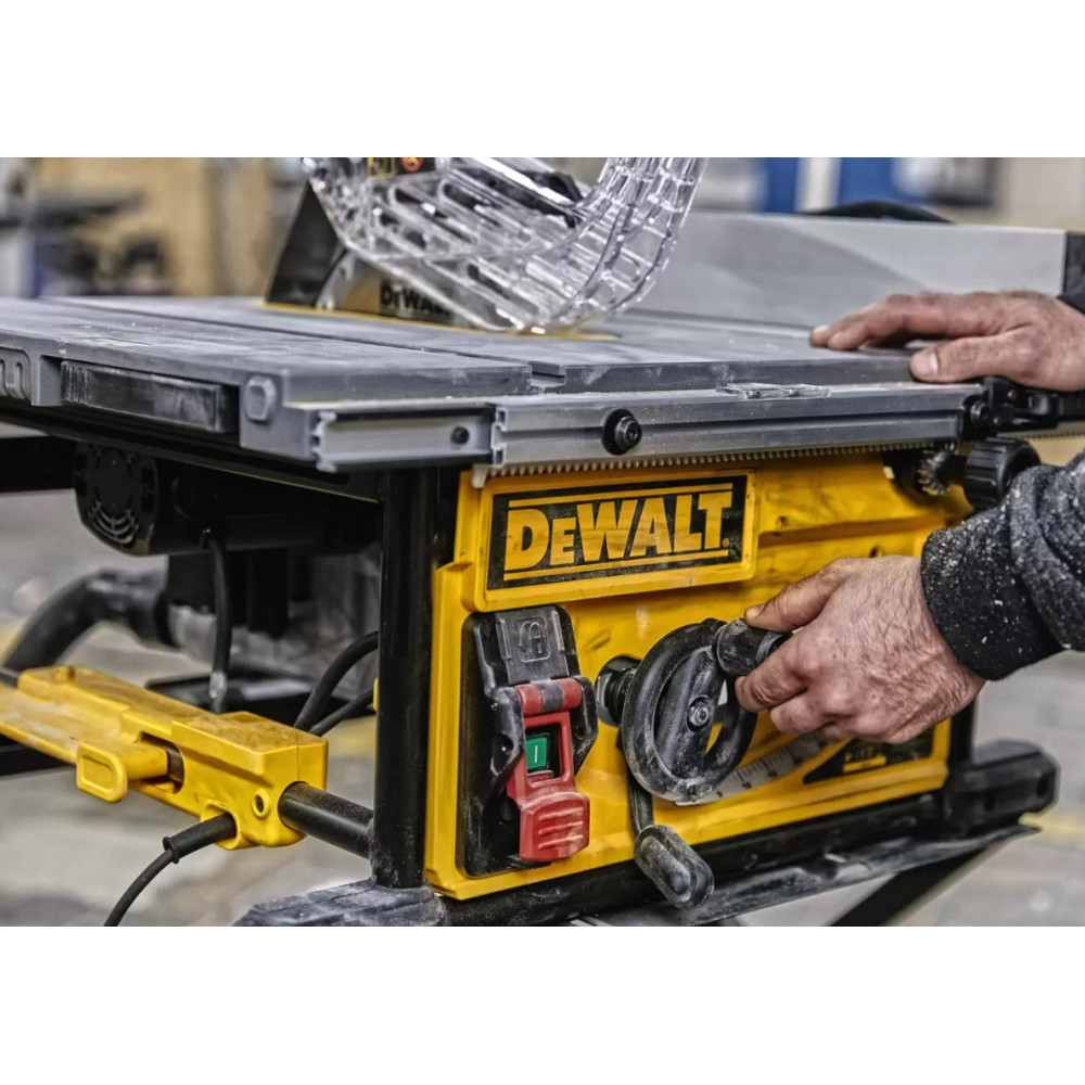 Пила настольная сетевая DeWalt DWE7492