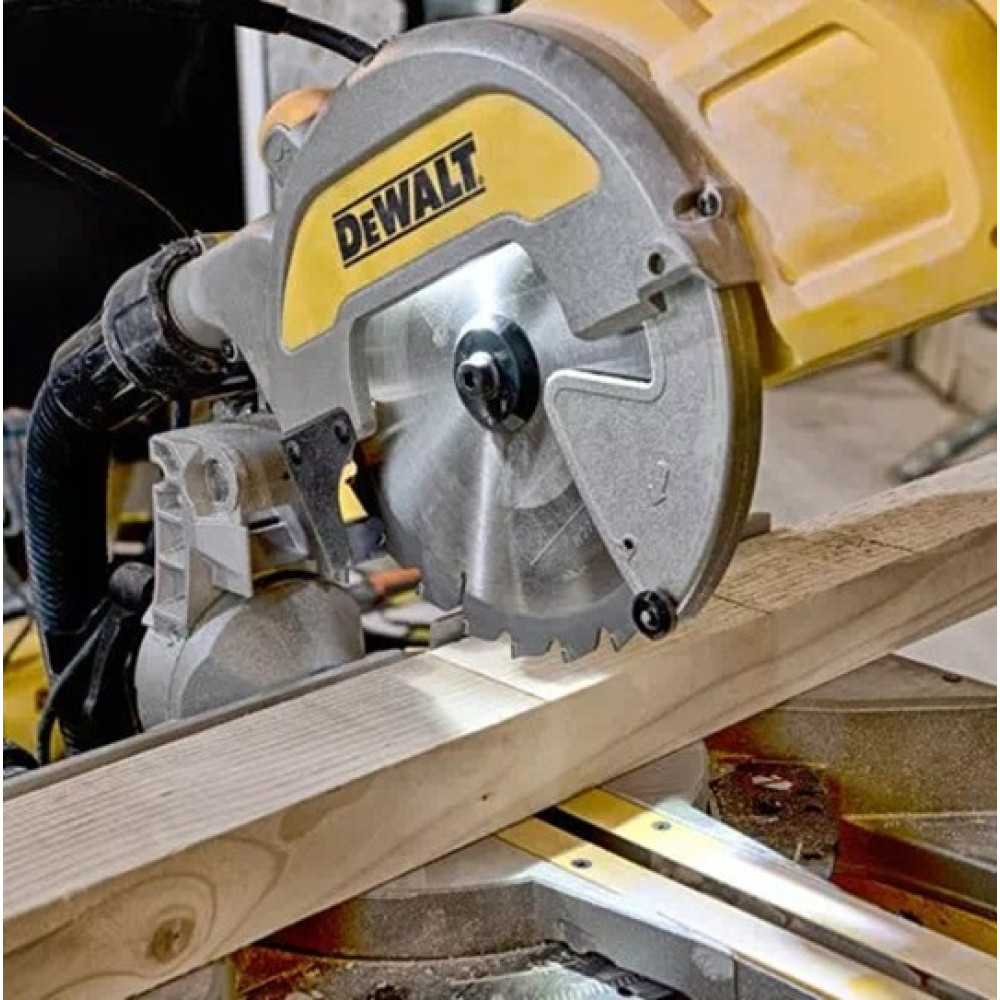 Пила настольная сетевая DeWalt DWS777