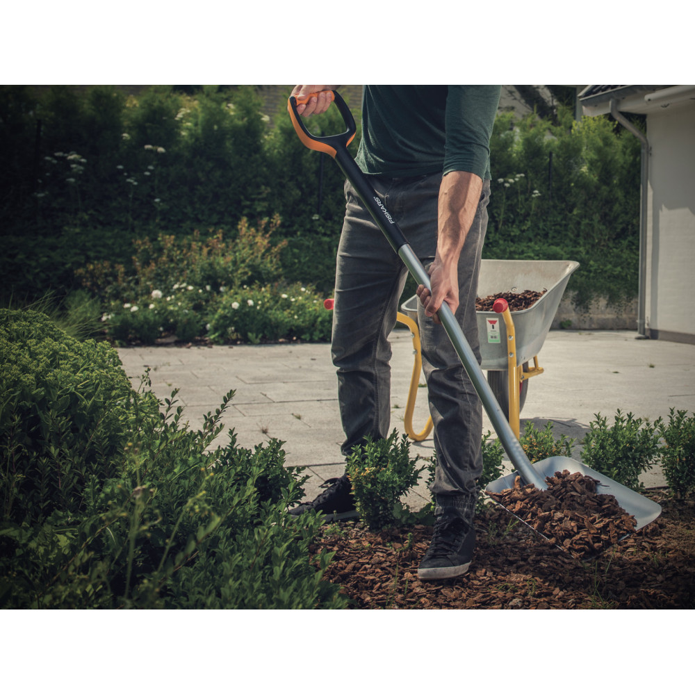 Лопата совкова Fiskars Xact 1003688