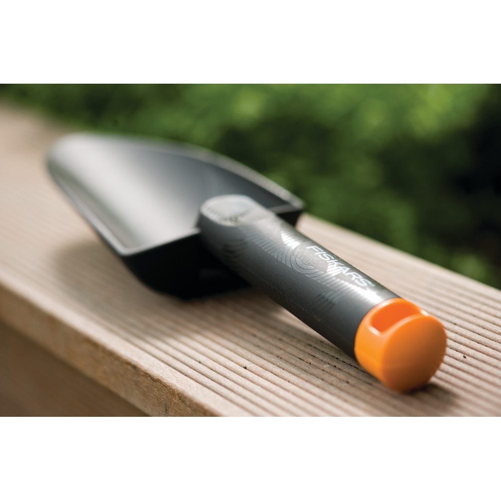 Совок Fiskars Solid 1000694