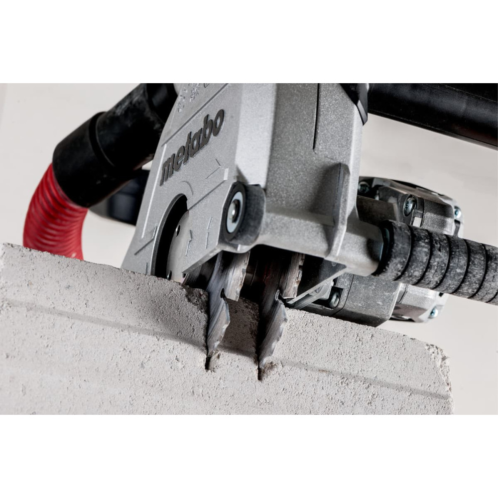 Борозноділ Bosch GNF 20 CA 900 Вт