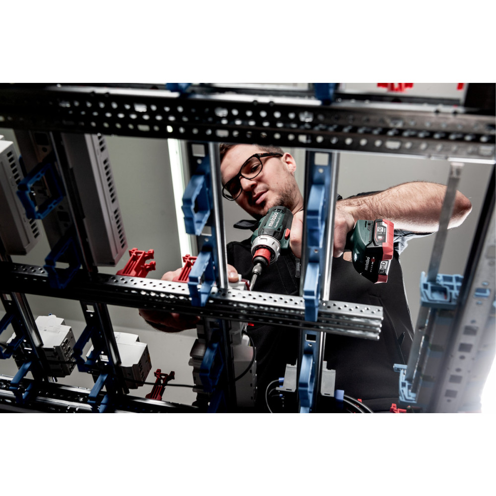 Шуруповерт-дриль Metabo PowerMaxx BS 12 Quick 2х2.0Аг Slide-in