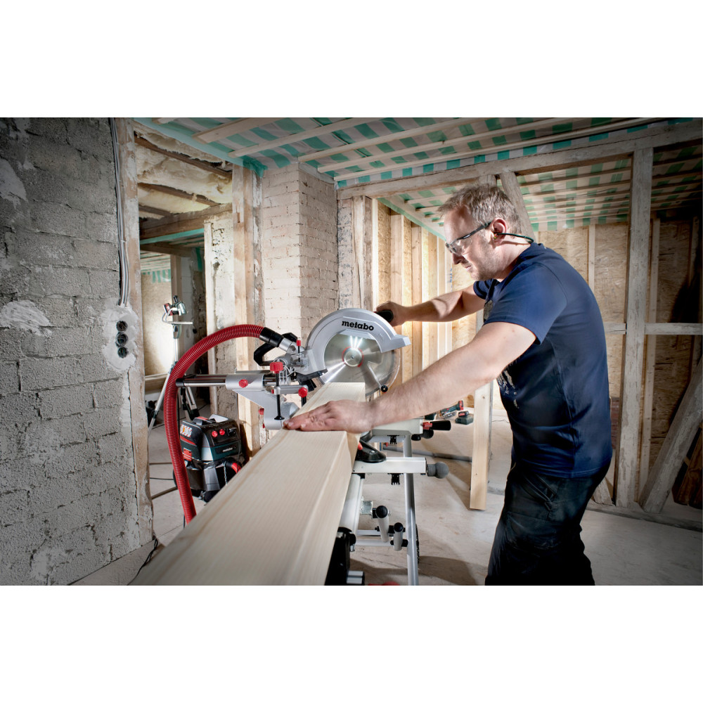 Пила торцювальна Metabo KGS 254 M
