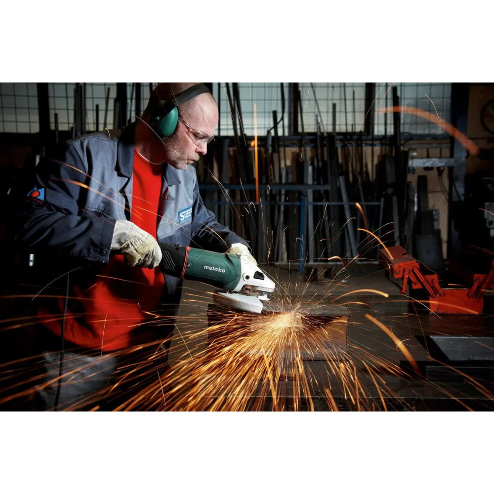 Шліфмашина кутова Metabo W 24-230 MVT 2400 Вт