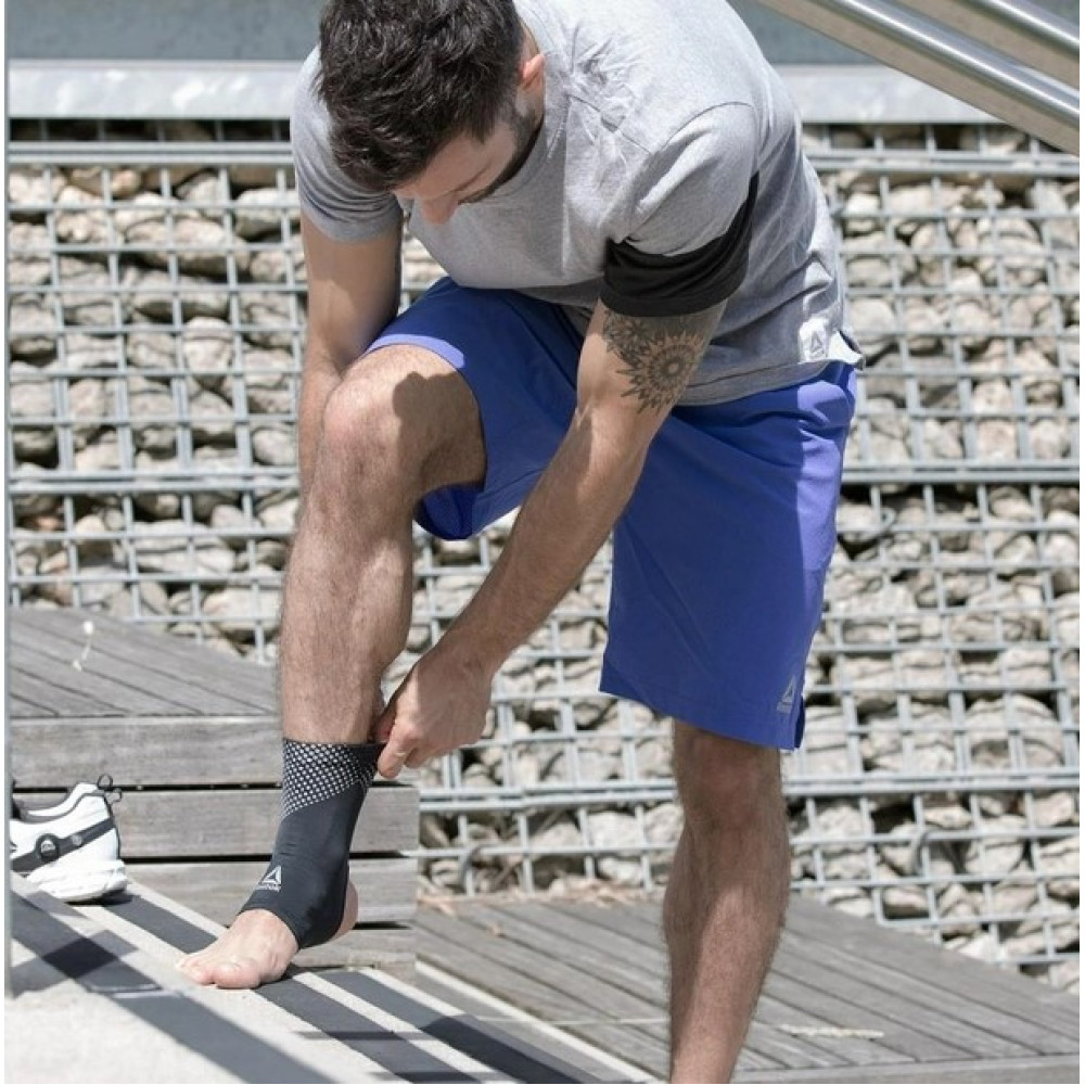 Фіксатор щиколотки Reebok Ankle Support чорний Уні XL RRSU-13126