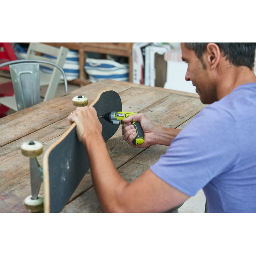 Акумуляторна викрутка Ryobi Ergo