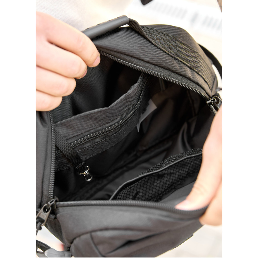 Сумка через плече бананка Sambag Flex Pro чорна 30 × 17 × 15 см (85451065m)