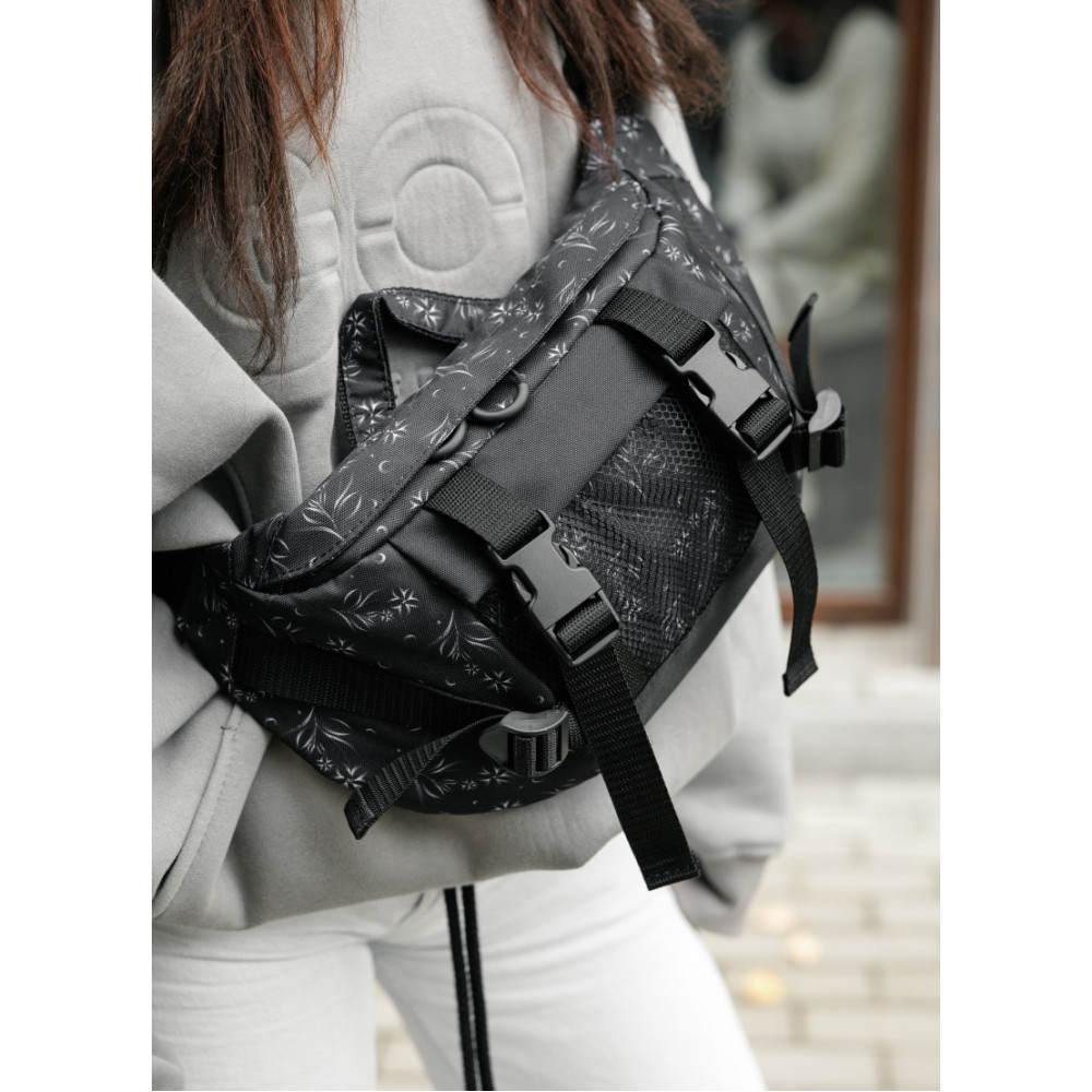 Жіноча сумка бананка Sambag Dynamicdart чорна 38 × 21 × 7 см (80411702)