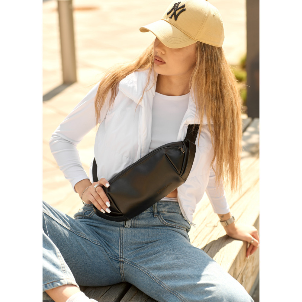 Жіноча сумка бананка Sambag Holster MSH чорна 36 × 14 × 4 см (87119101)