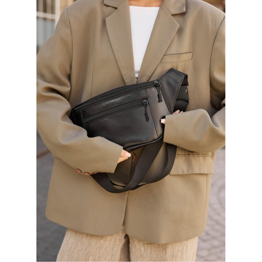 Большая женская кожаная сумка бананка Sambag Tirso Max черная 38×17×6 см (81341101)