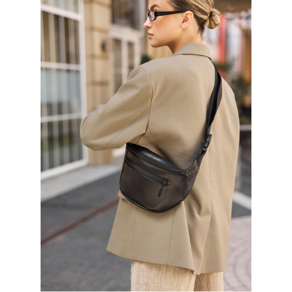 Большая женская кожаная сумка бананка Sambag Tirso Max черная 38×17×6 см (81341101)