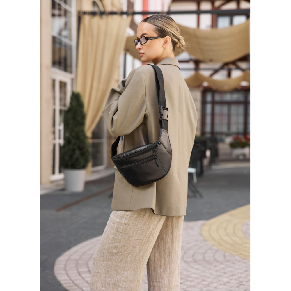 Большая женская кожаная сумка бананка Sambag Tirso Max черная 38×17×6 см (81341101)