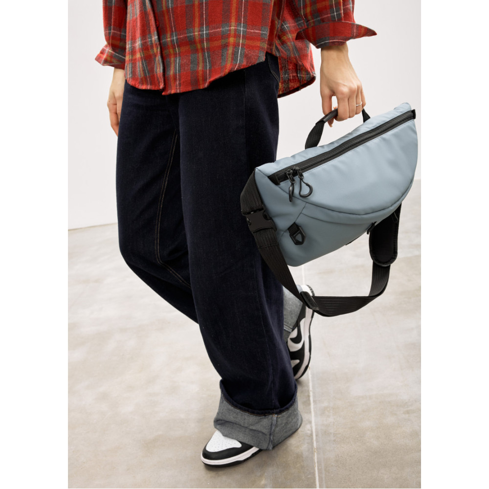 Женская сумка-бананка под ноутбук Sambag Urban Laptop голубая 46×26 см (51411010)