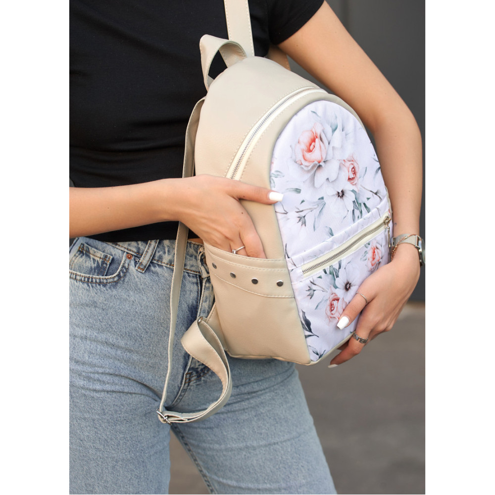 Жіночий рюкзак Sambag DALI з білим квітковим принтом 35 x 25 x 12 см (15379705)