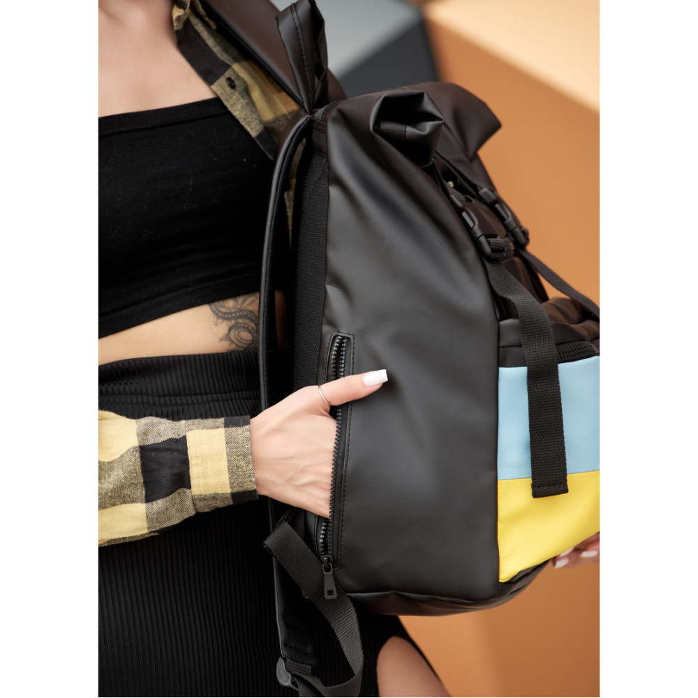 Жіночий рюкзак Sambag ROLLTOP LTH чорний з прапором України 41 x 30 x 16 см (24238611)