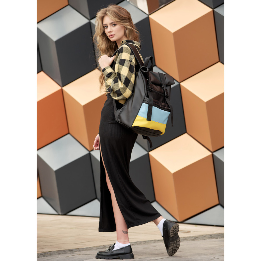 Жіночий рюкзак Sambag ROLLTOP LTH чорний з прапором України 41 x 30 x 16 см (24238611)