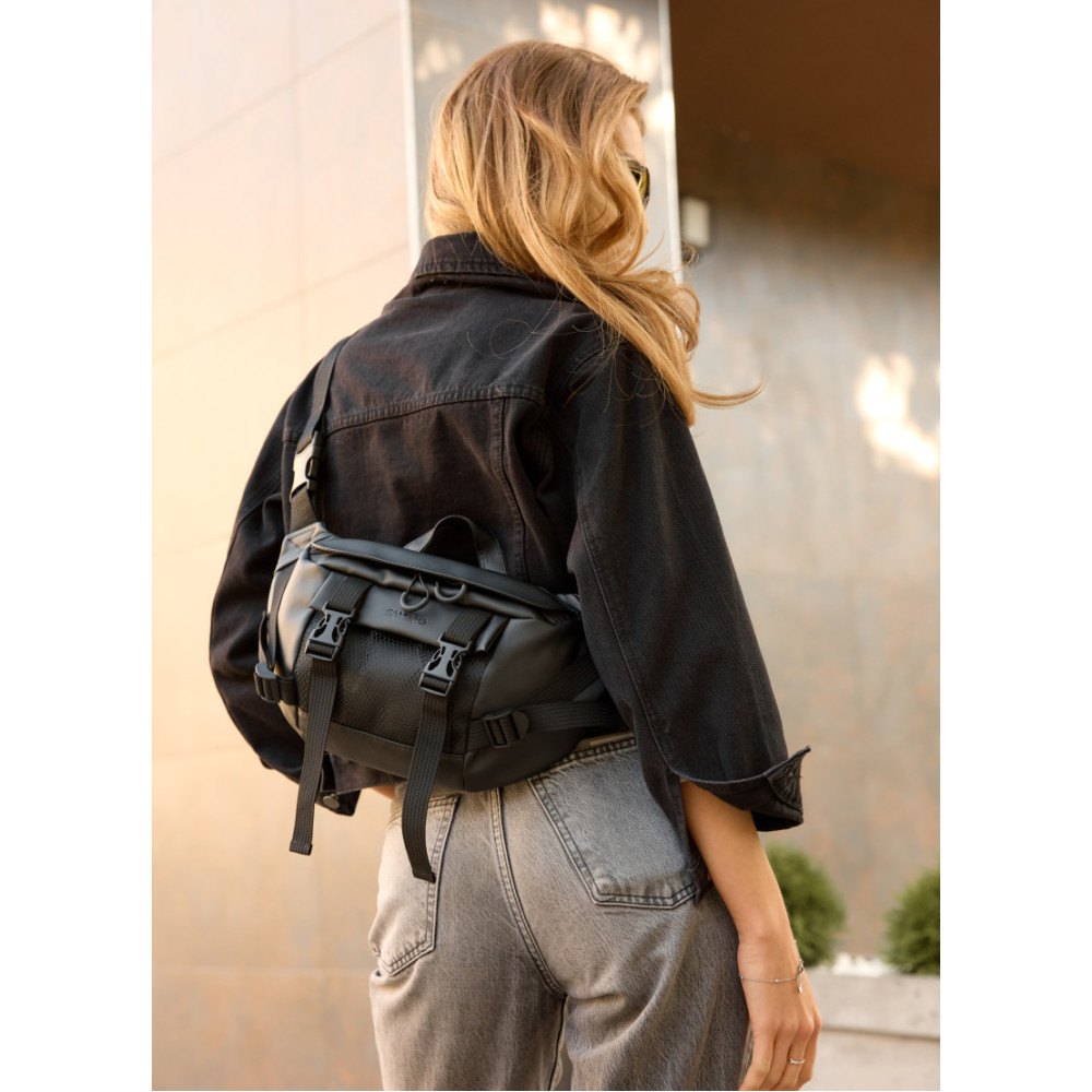 Жіноча сумка бананка Sambag Dynamicdart чорна 38 × 21 × 7 см (80411001)