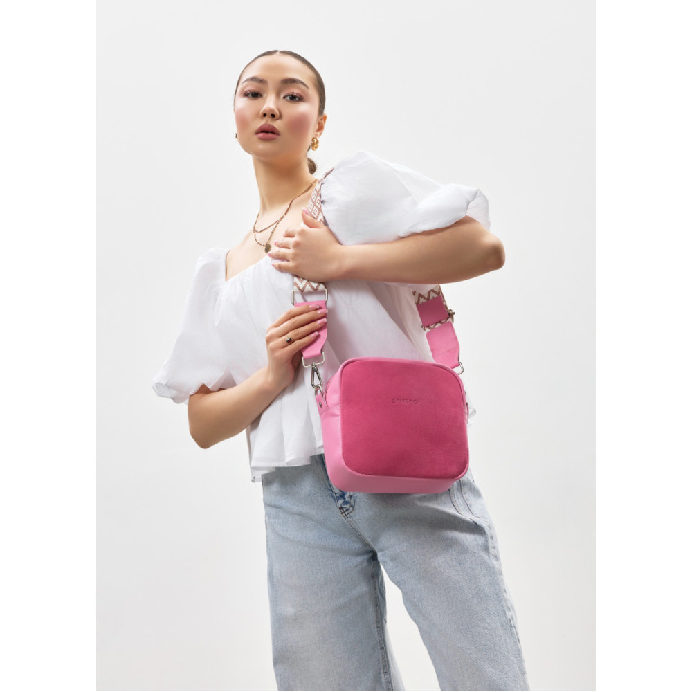 Жіноча кросбоді сумка Sambag Frame рожева 20 × 20 × 8 см (50223406)
