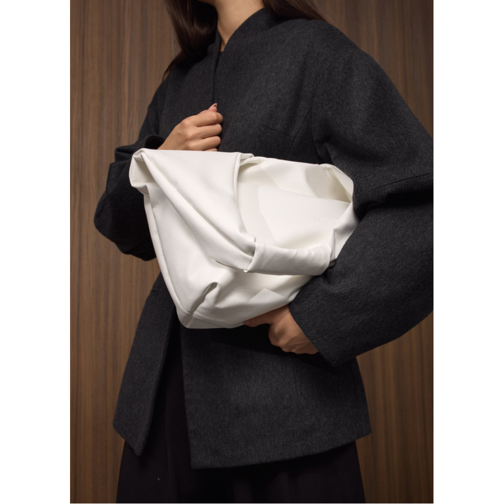 Жіноча сумка Sambag HOBO L біла 34 х 37 х 16 см (53300008)