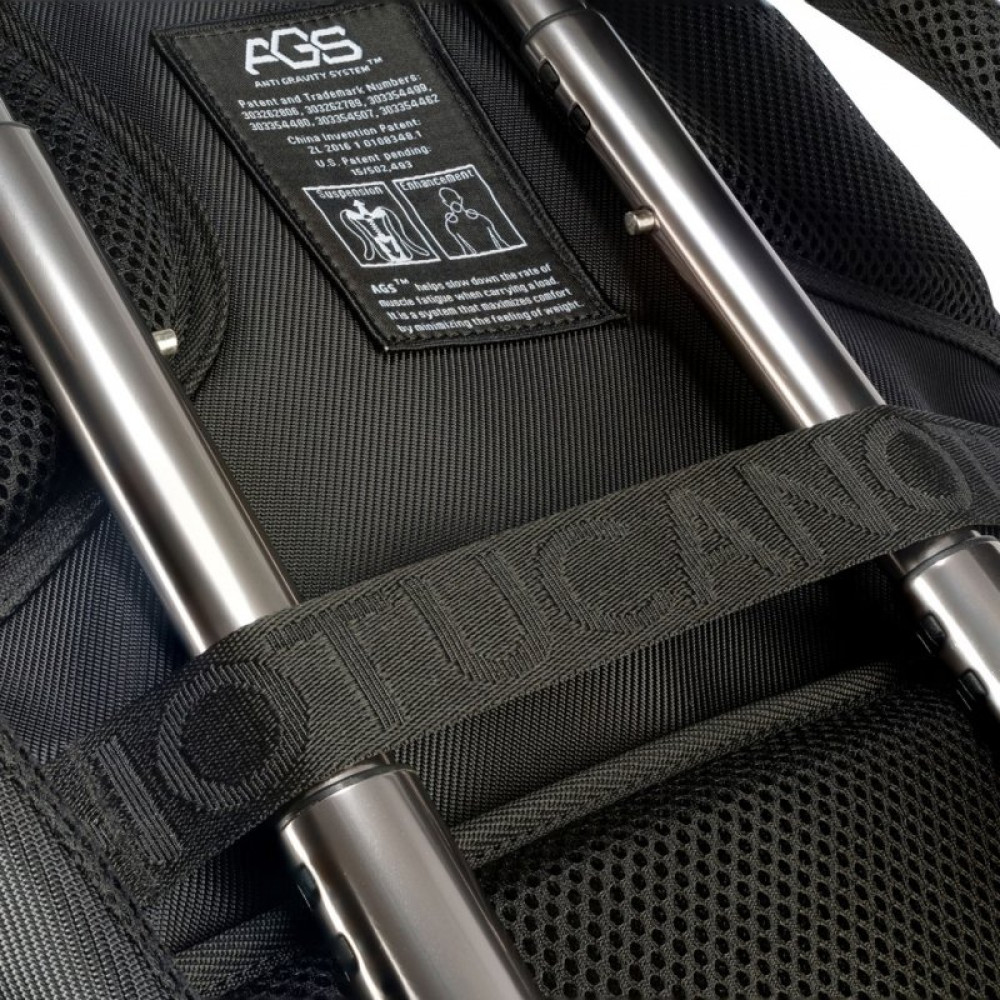 Рюкзак Tucano Sole Gravity AGS 17" чорний BKSOL17-AGS-BK
